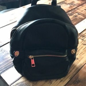 backpack with detachable fanny pack